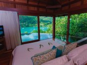 Constance Ephélia Resort - Hillside Villa - Aussicht vom Schlafzimmer