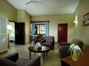 Berjaya Praslin Resort - Deluxe Family Zimmer - Wohnbereich