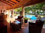 Castello Beach Hotel - Pool Villa - Terrasse mit Pool