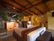 Coco de Mer Hotel & Black Parrot Suites - Black Parrot Junior Suite 