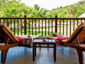 Le Domaine de La Réserve - Beach Front Deluxe Zimmer - Terrasse