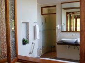 Le Duc de Praslin - Familien Suite mit 2 Schlafzimmern - Blick ins Bad