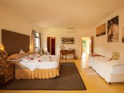 Les Lauriers Eco Hotel & Restaurant - Family Zimmer