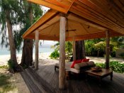 Denis Private Island - Beach Villa - Relaxen im tropischen Garten