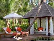 Denis Private Island - Beach Front Spa Cottage - Relaxen im tropischen Garten