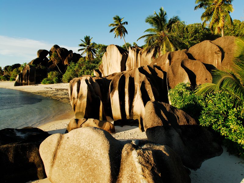 STB I LaDigue073 800x600